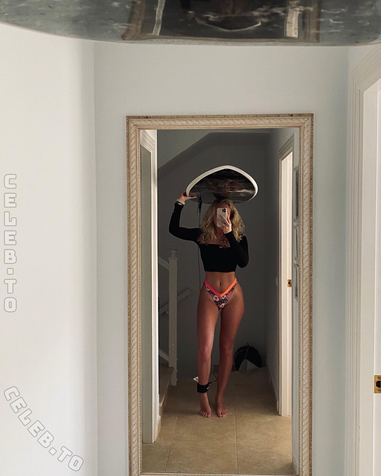 Olivia Krogh nude photo 6