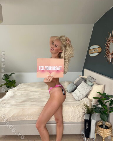Olivia Krogh nude photo 1