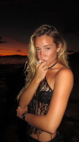 Olivia Ponton nude photo 16