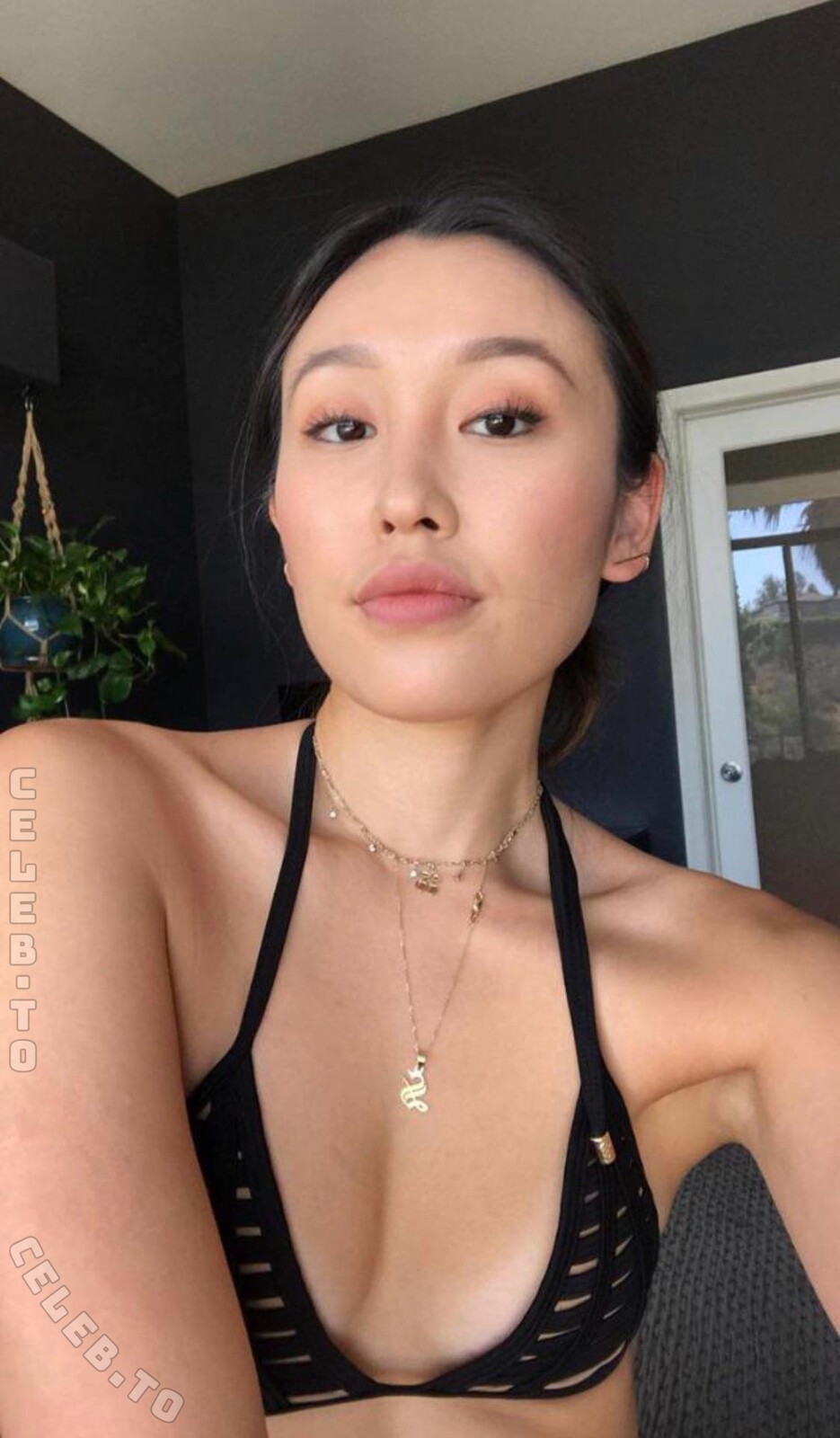 Olivia Sui nude photo 9