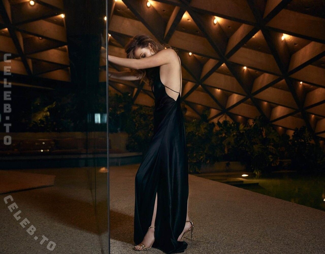 Olivia Wilde nude photo 10
