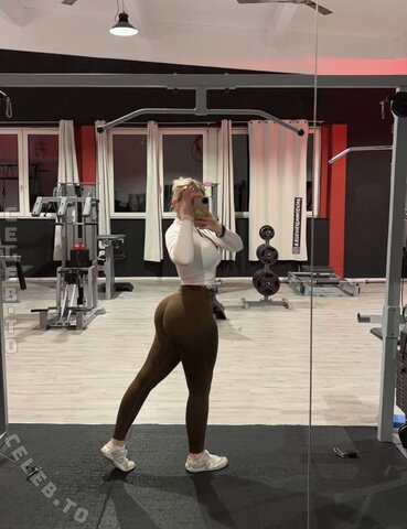 oliviahbls nude photo 39