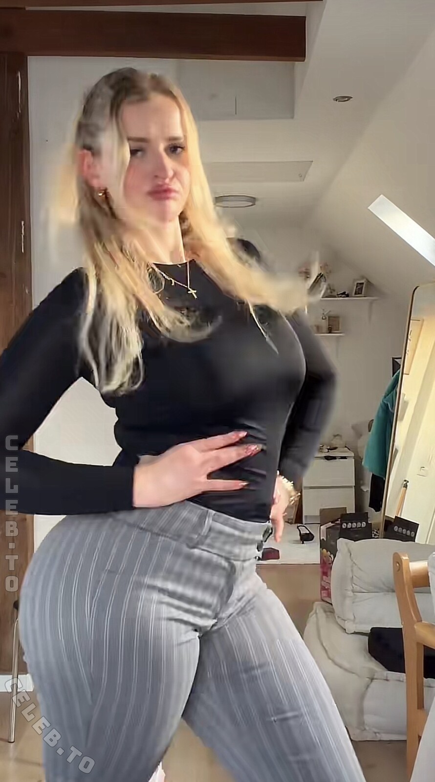 oliviahbls nude photo 2