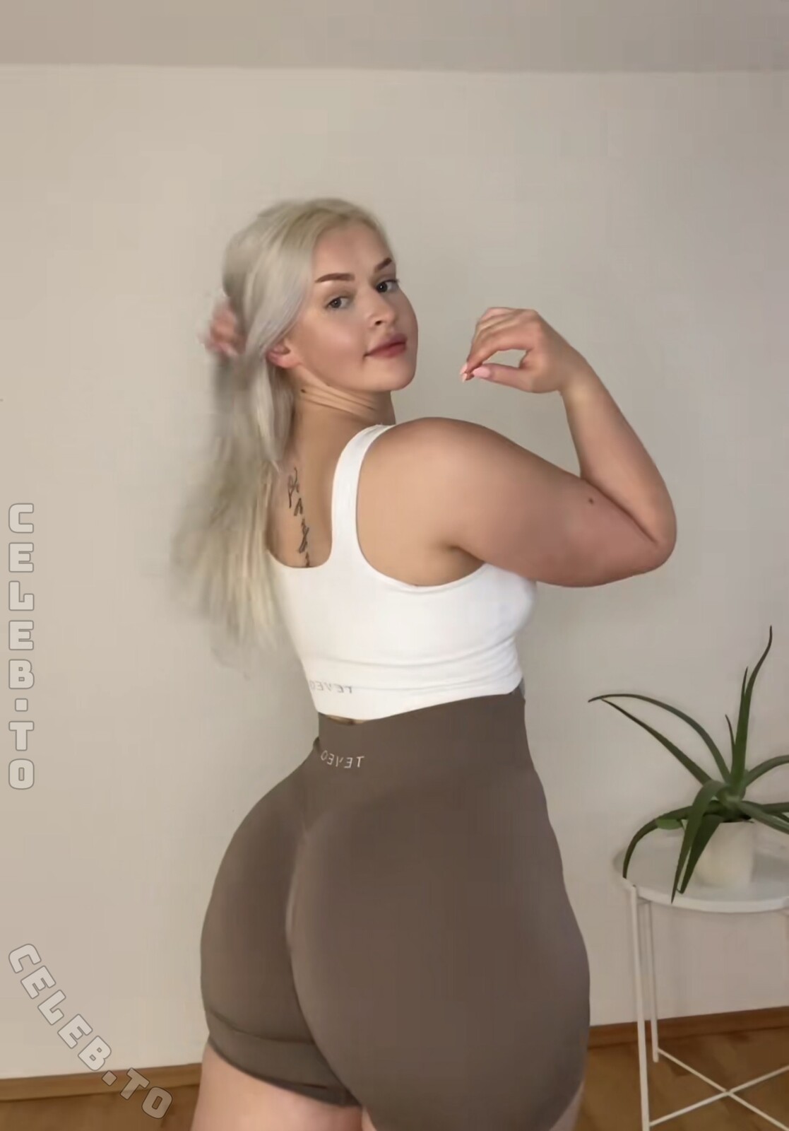oliviahbls nude photo 4