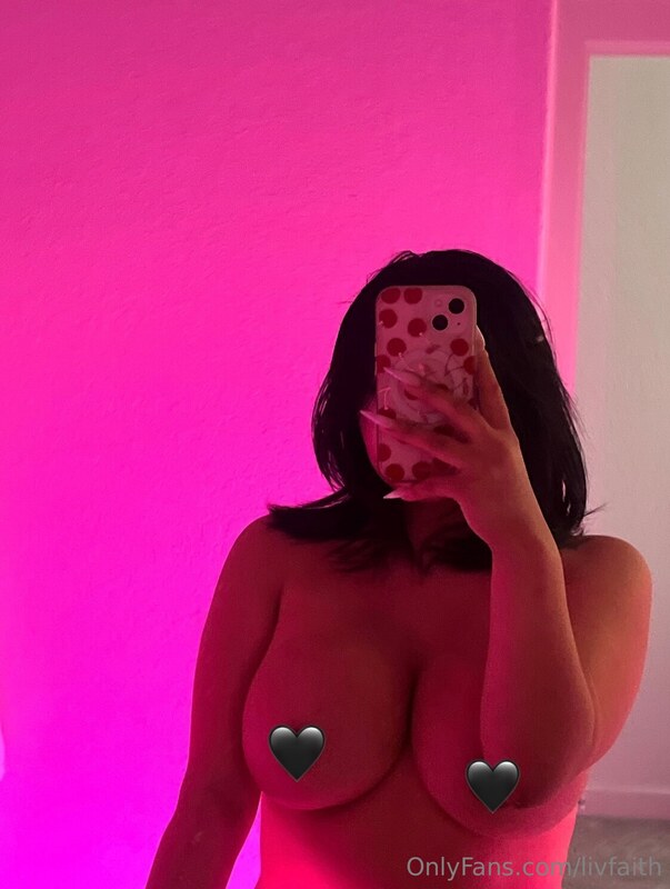 oliviaherrerrra nude photo 1