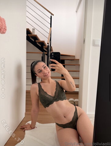 oliviaolii nude photo 8