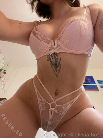 Oliviarosefitt nude photo 16