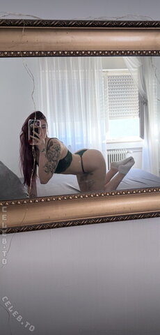 Oliviaxquinn nude photo 10