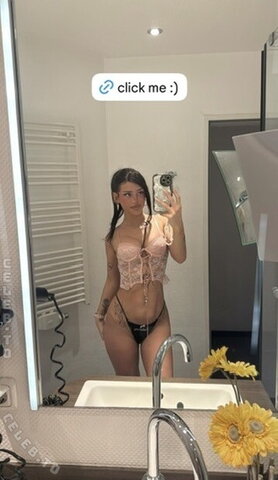 Oliwia Sekścińska nude photo 14
