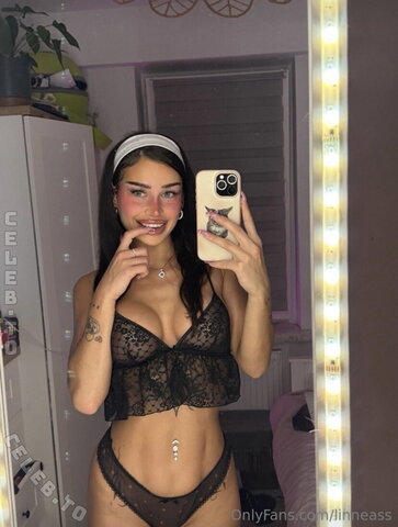 Oliwia Sekścińska nude photo 12