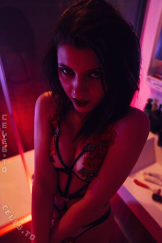 Olyashaa nude photo 19