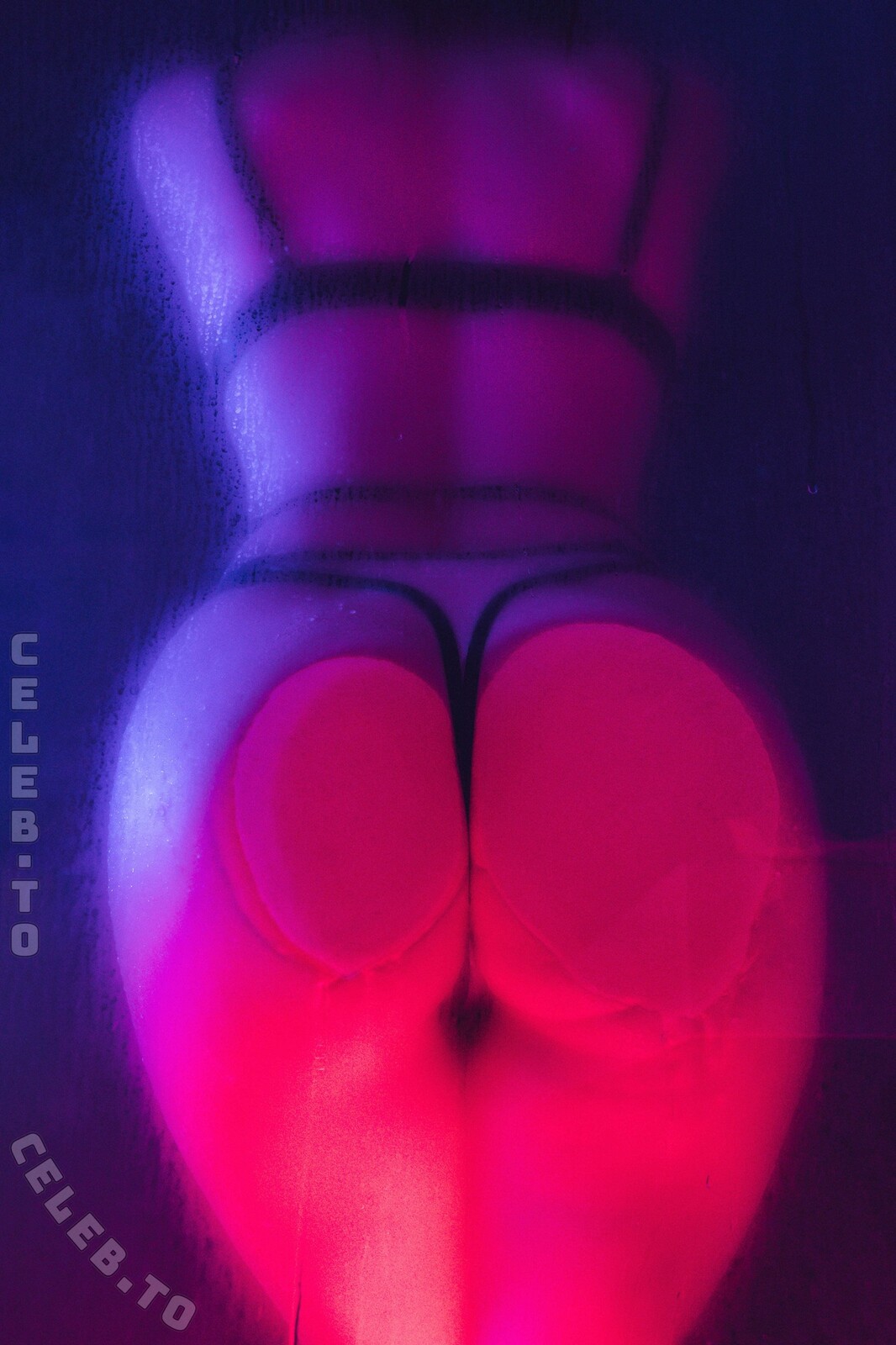 Olyashaa nude photo 7