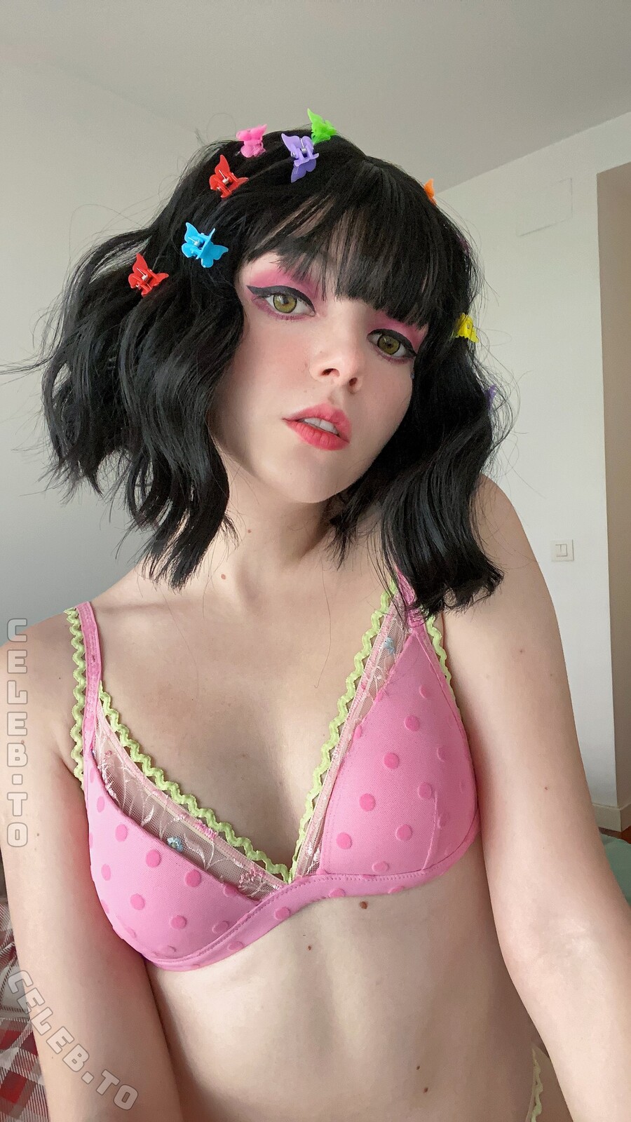 Olyashaa nude photo 2