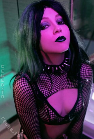 Olyashaa nude photo 26