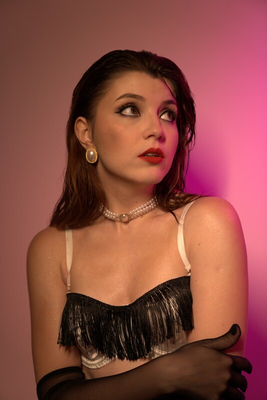 Olyashaa nude photo 10