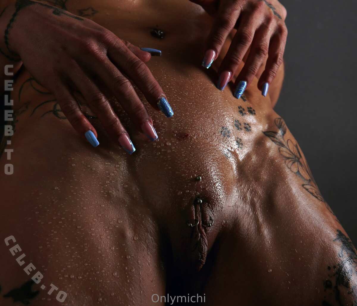 Onlymichi nude photo 16