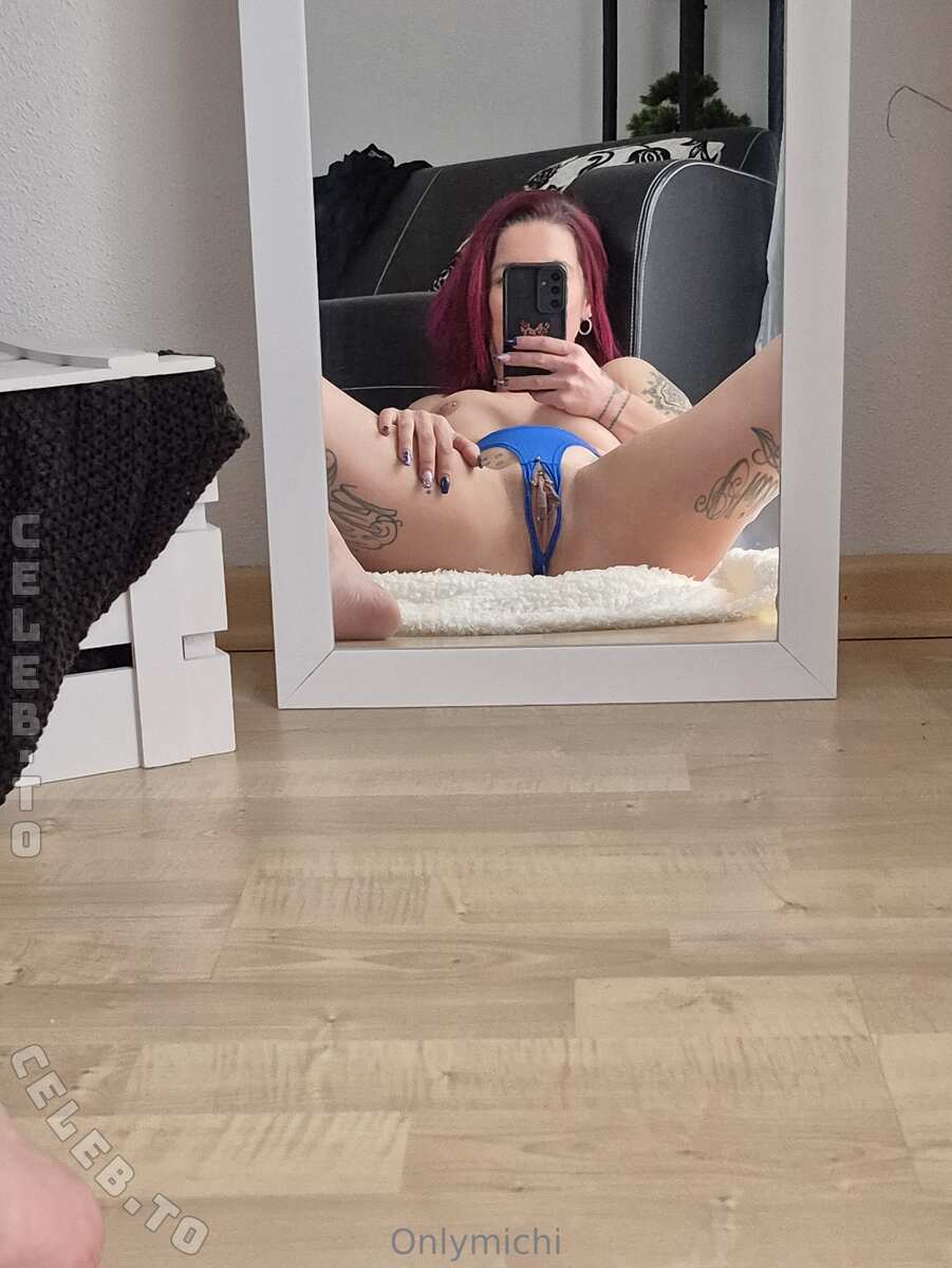 Onlymichi nude photo 10