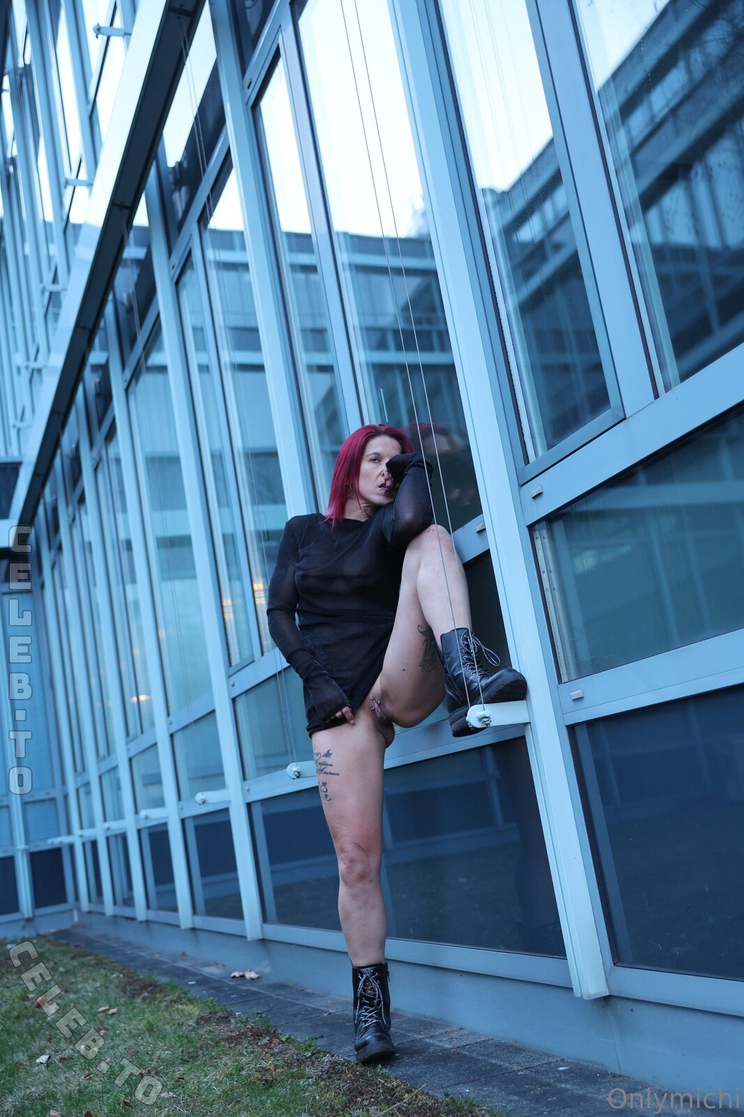 Onlymichi nude photo 10