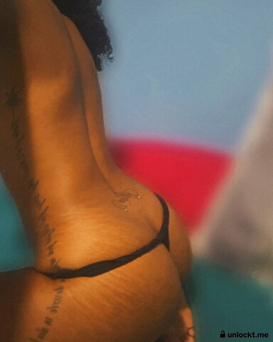 Only.smaay nude photo 3
