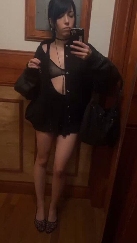 Onlyway2liv nude photo 2