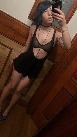 Onlyway2liv nude photo 1