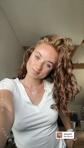 onlyx_emilia – Makes TikTok videos