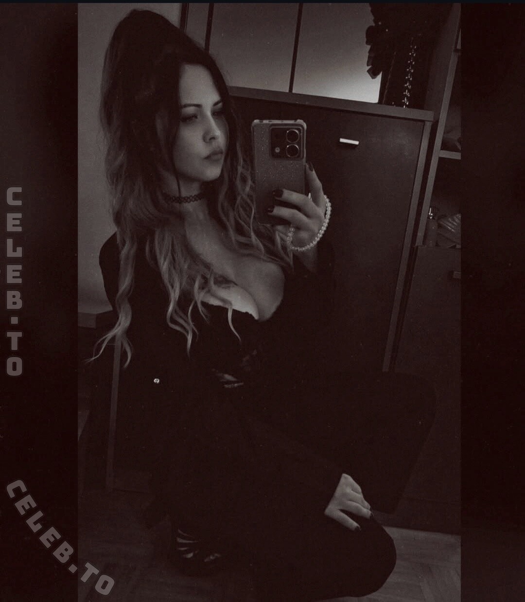 OnxFire nude photo 3