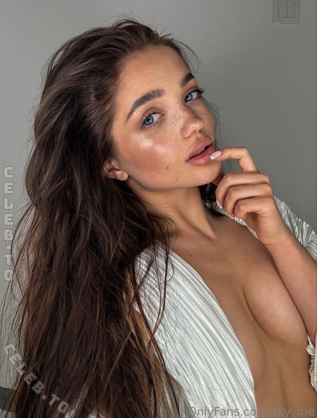 Ophelia Sky nude photo 1