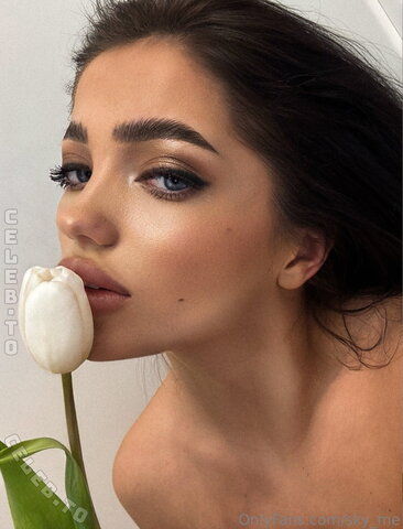 Ophelia Sky nude photo 6
