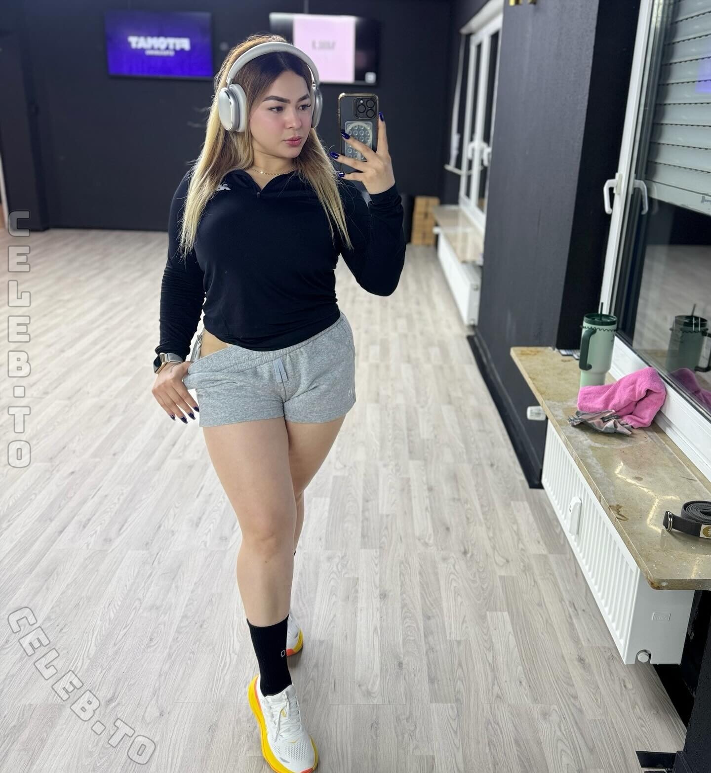 OriannaFox nude photo 9