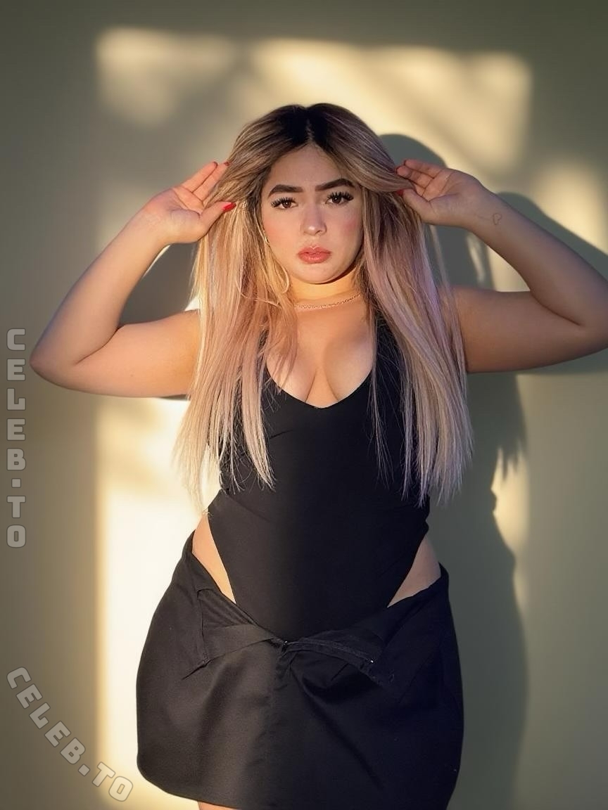 OriannaFox nude photo 3
