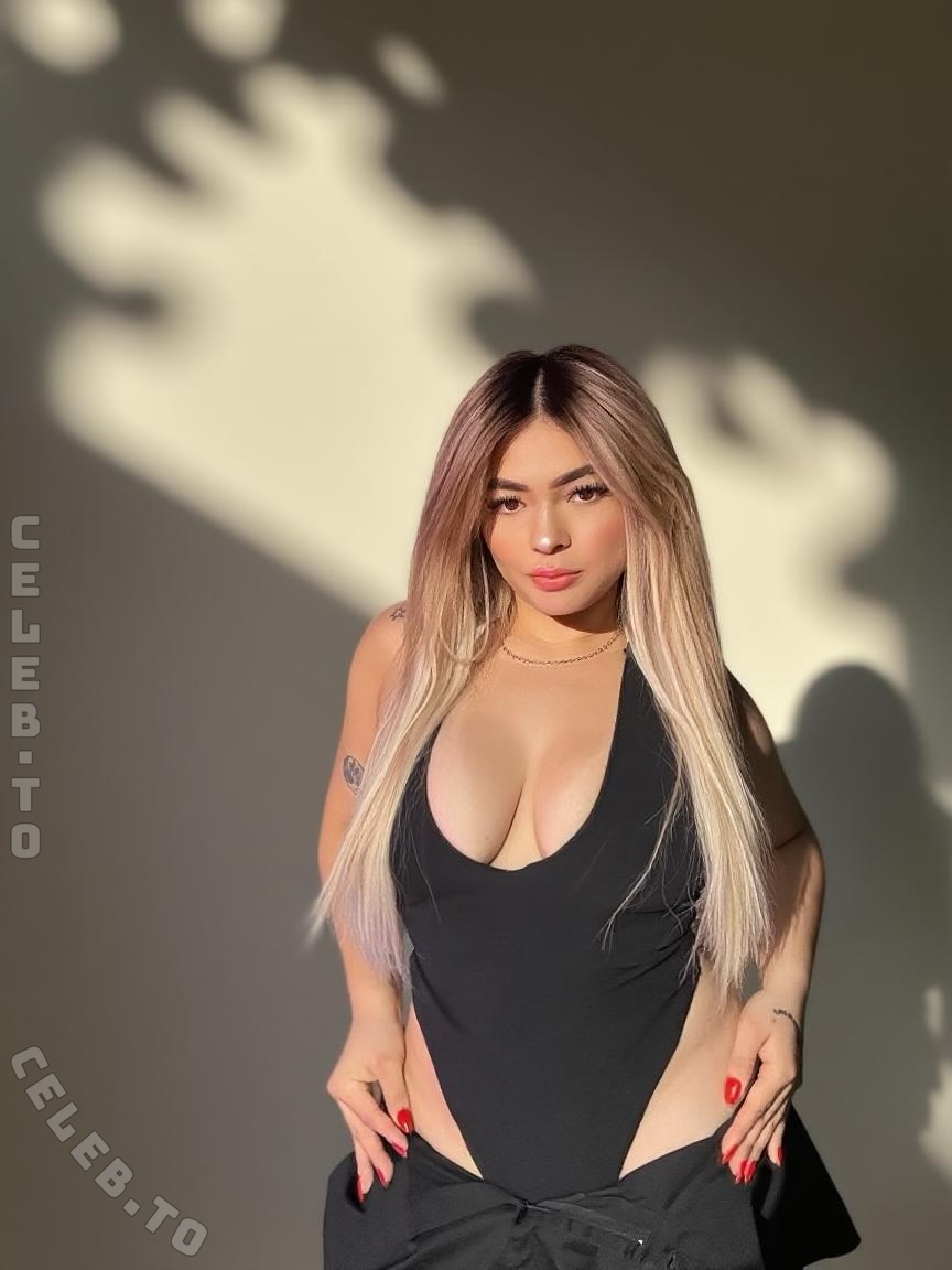 OriannaFox nude photo 5
