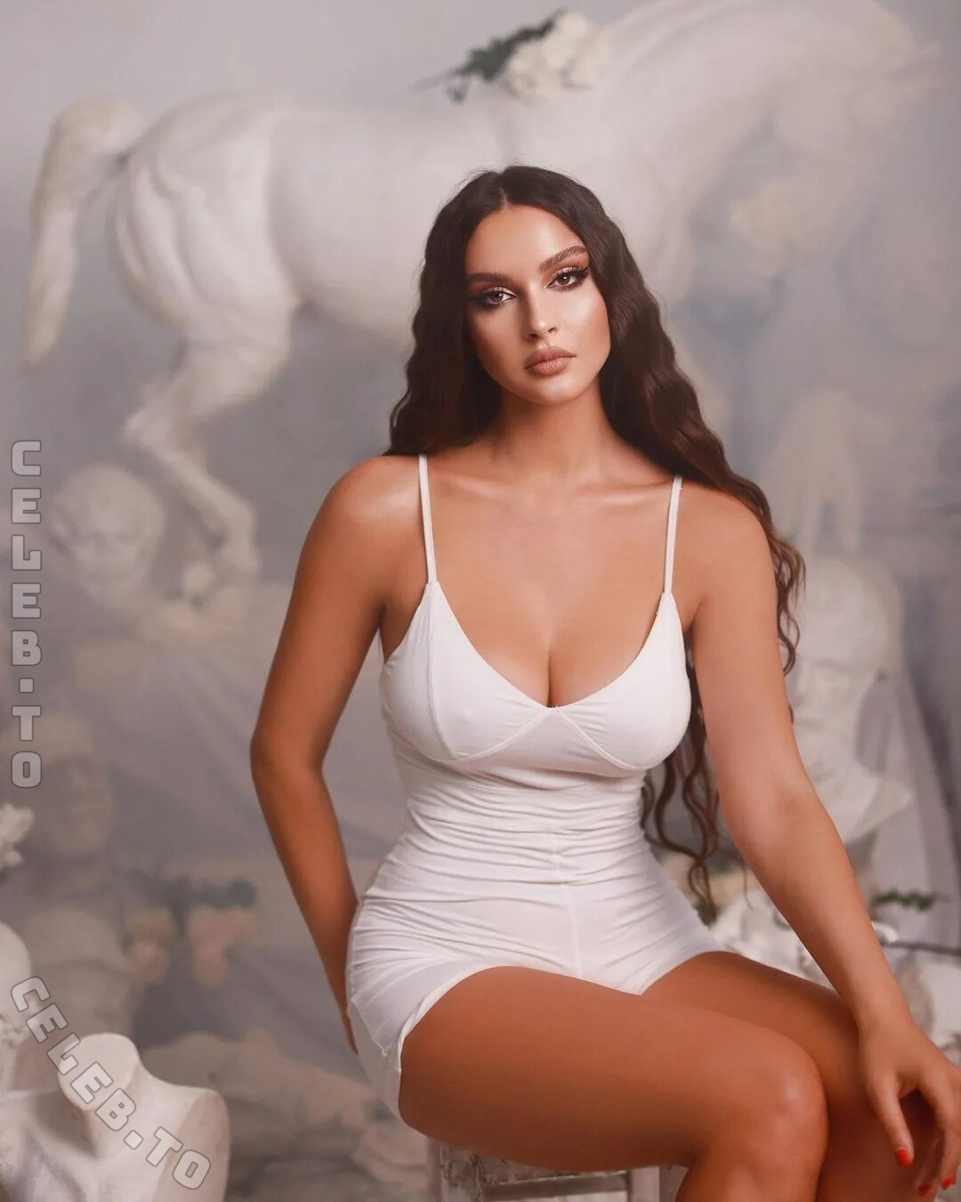 Oriola Marashi nude photo 11
