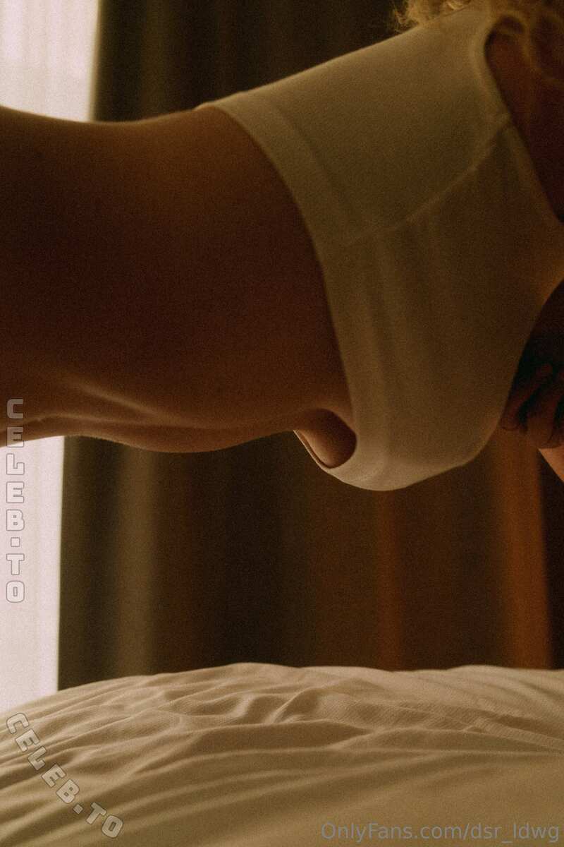 Ossi Desi nude photo 2