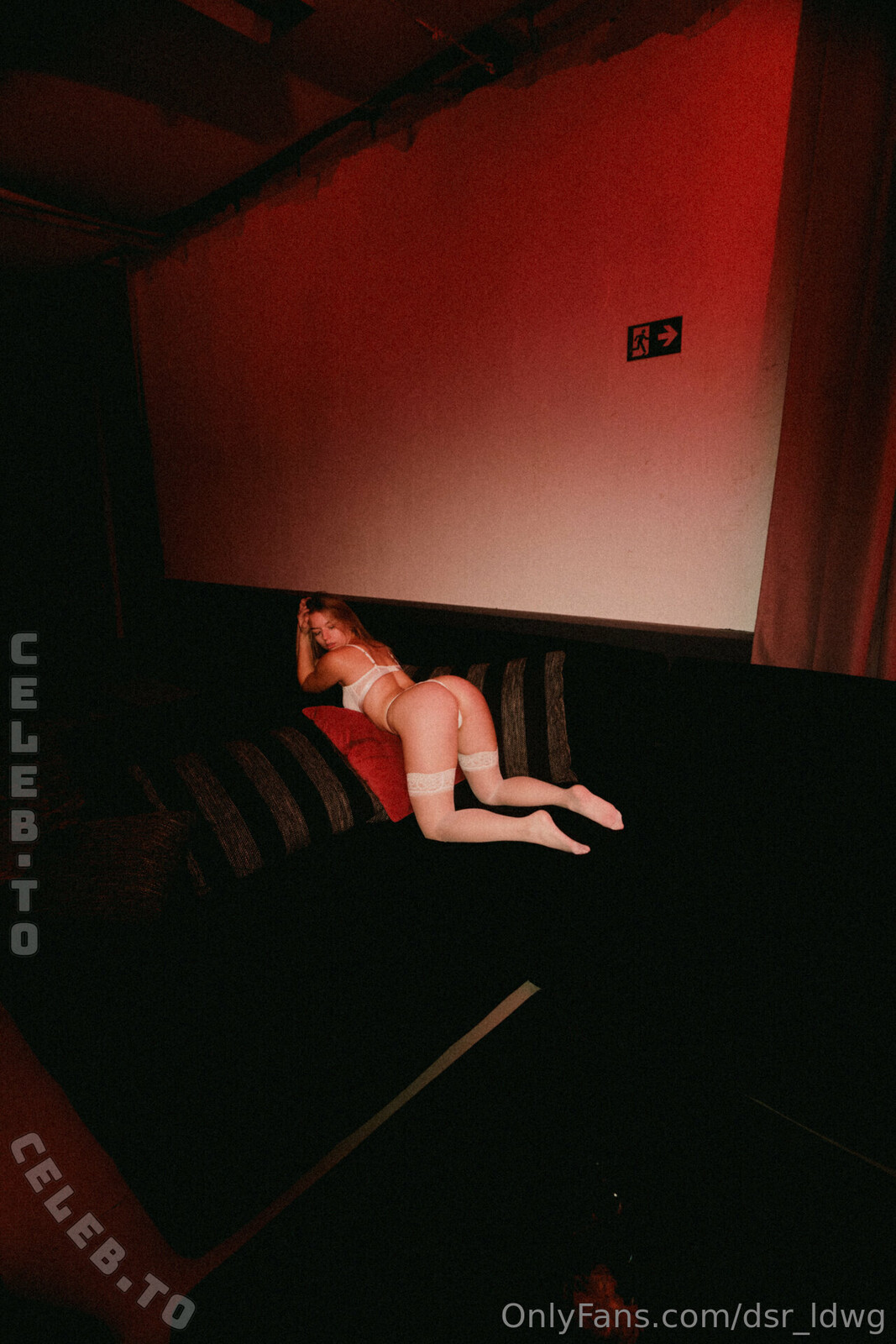Ossi Desi nude photo 1