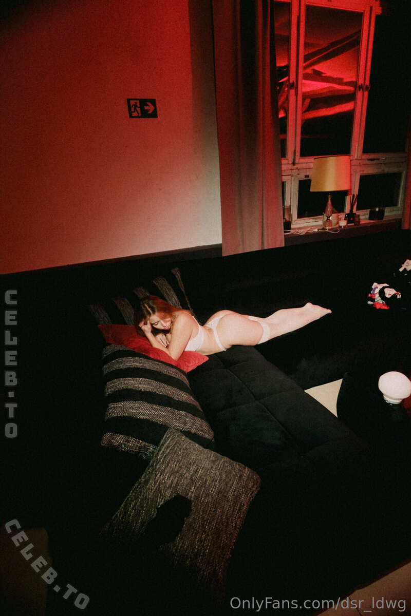 Ossi Desi nude photo 3