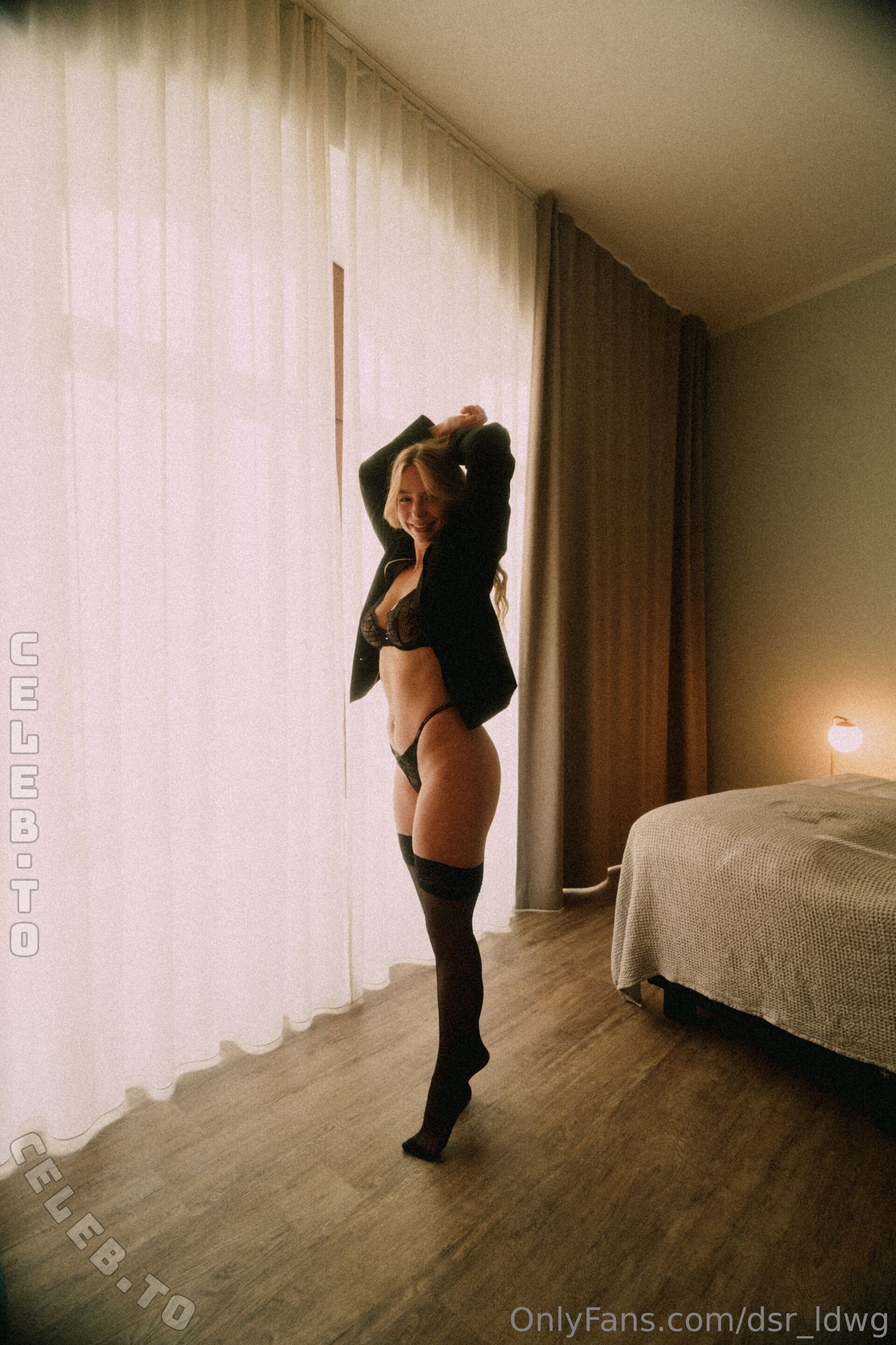 Ossi Desi nude photo 2