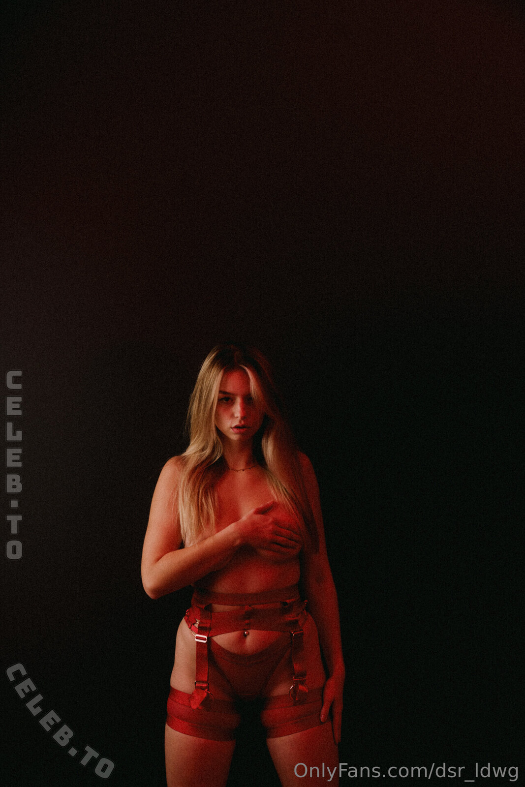 Ossi Desi nude photo 3
