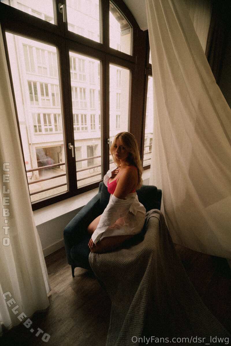 Ossi Desi nude photo 6