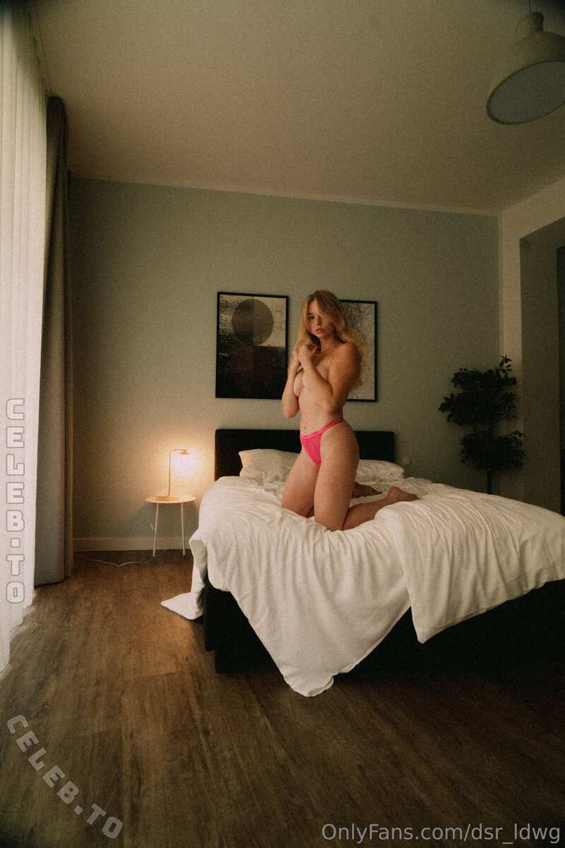 Ossi Desi nude photo 2