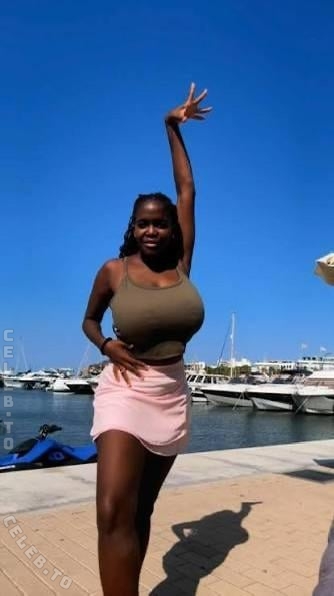 Oti Mabuse nude photo 2