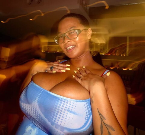Ouibutterup nude photo 2