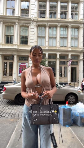 Overitabby nude photo 1