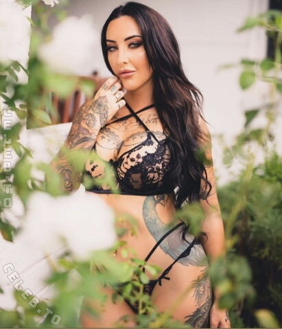 Paige Nicole Hot (3 photos)