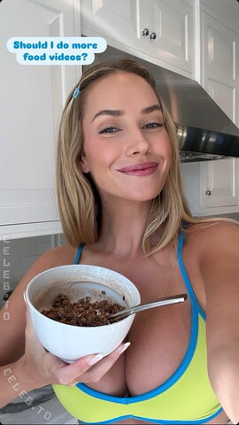 Paige Spiranac nude photo 5