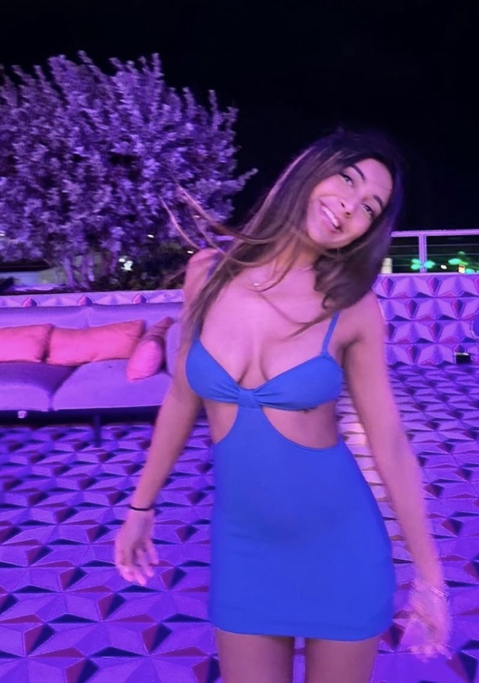 Palak Khurana nude photo 9