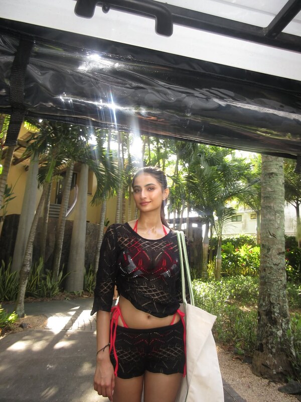 Palak Tiwari nude photo 2