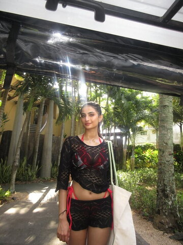 Palak Tiwari nude photo 9