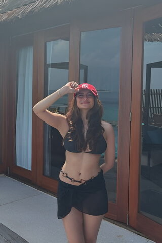 Palak Tiwari nude photo 3