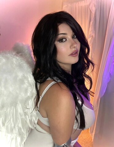 Palmbee nude photo 3